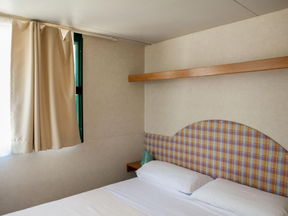 Mobile Home In Cavallino-Treporti With Terrace Bagian luar foto